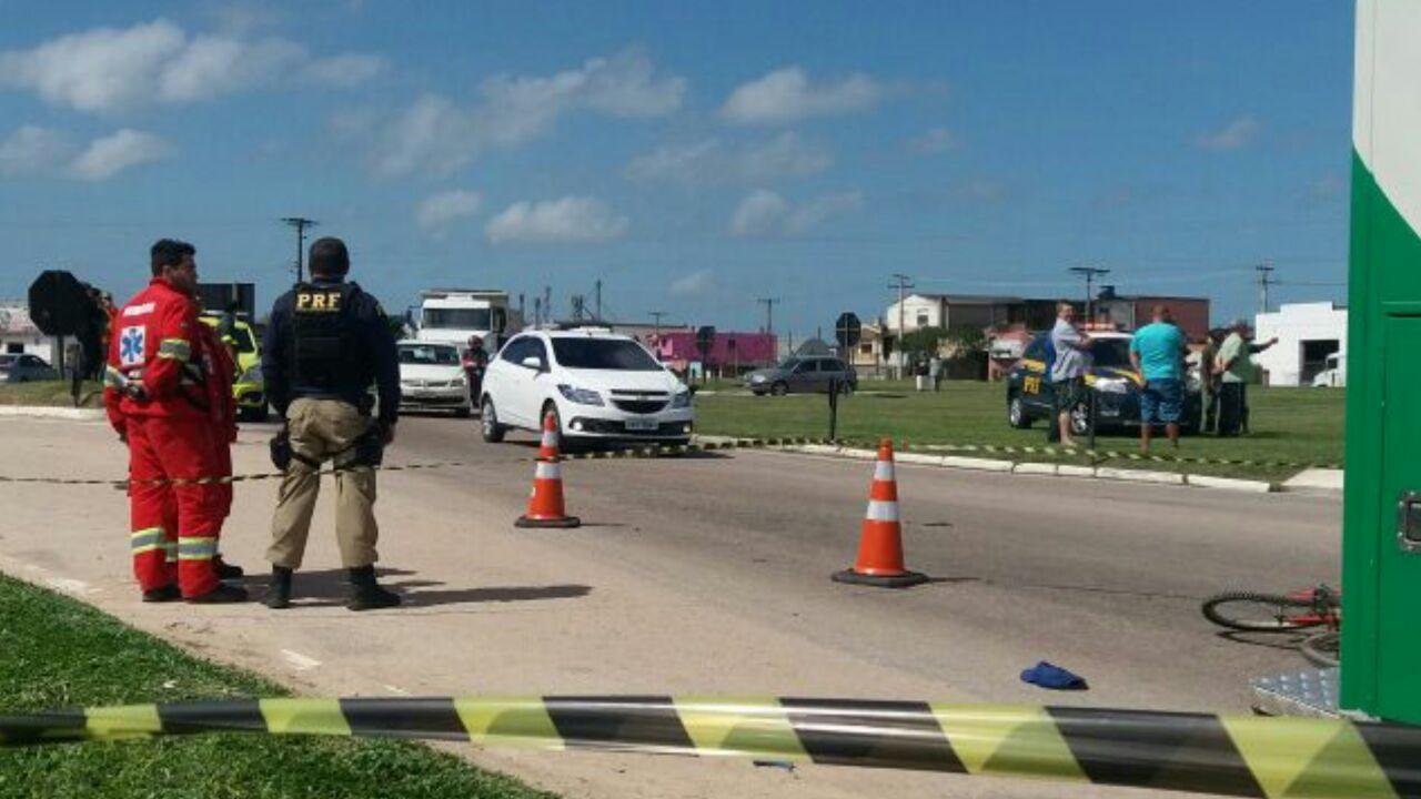 Ciclista morre em acidente com caminh&atilde;o em Pelotas