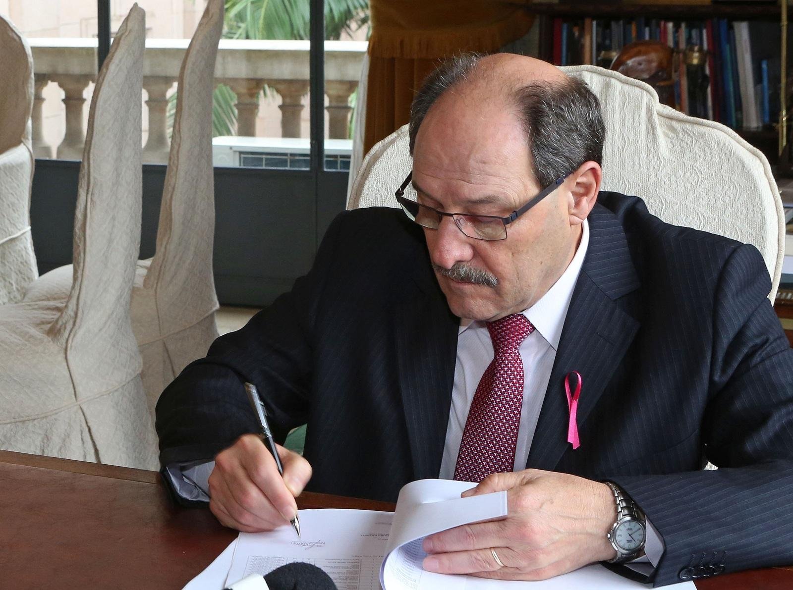 Relat&oacute;rio indica infring&ecirc;ncia de dispositivos constitucionais e legais do Or&ccedil;amento, al&eacute;m de obstaculiza&ccedil;&atilde;o ao controle externo da Receita Estadual 