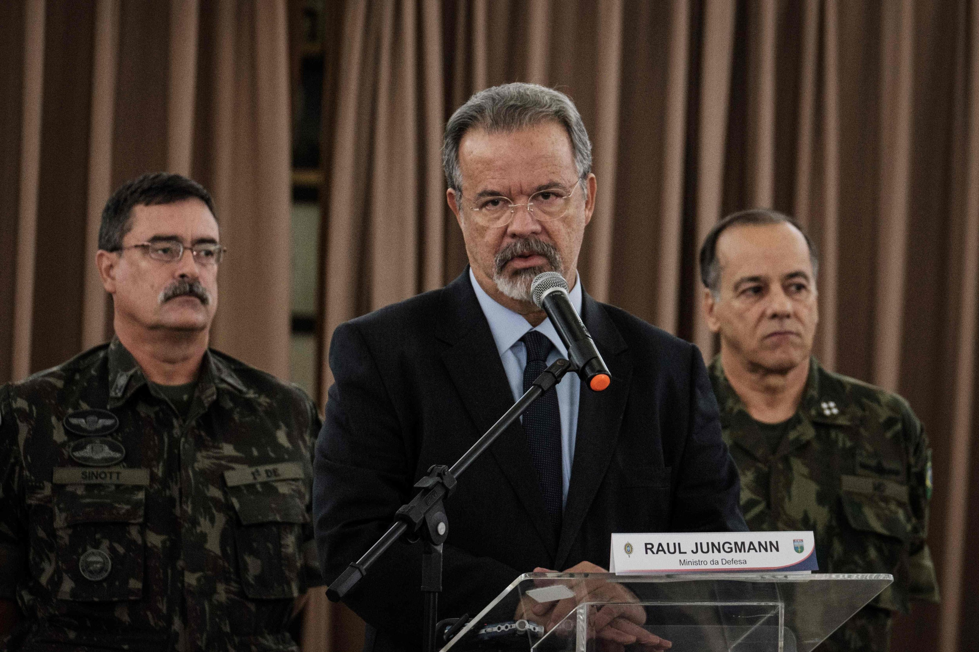 Segundo Jungmann, as For&ccedil;as Armadas est&atilde;o em paz dentro dos quart&eacute;is
