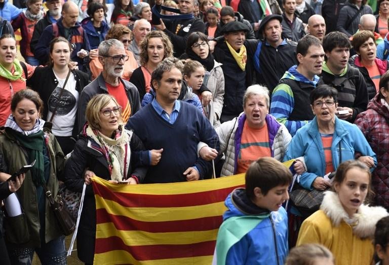 Separatistas da Catalunha preparam resposta &agrave; interven&ccedil;&atilde;o de Rajoy 