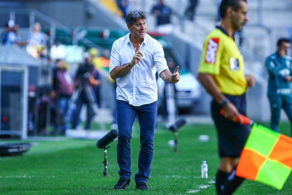 T&eacute;cnico garantiu outra postura do Gr&ecirc;mio para enfrentar o Barcelona no Equador