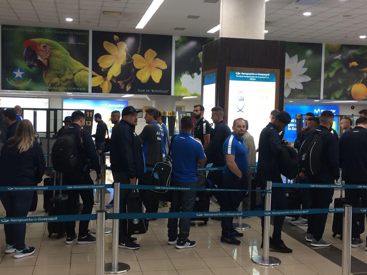 Gr&ecirc;mio desembarca em Guayaquil para iniciar semifinais com Barcelona