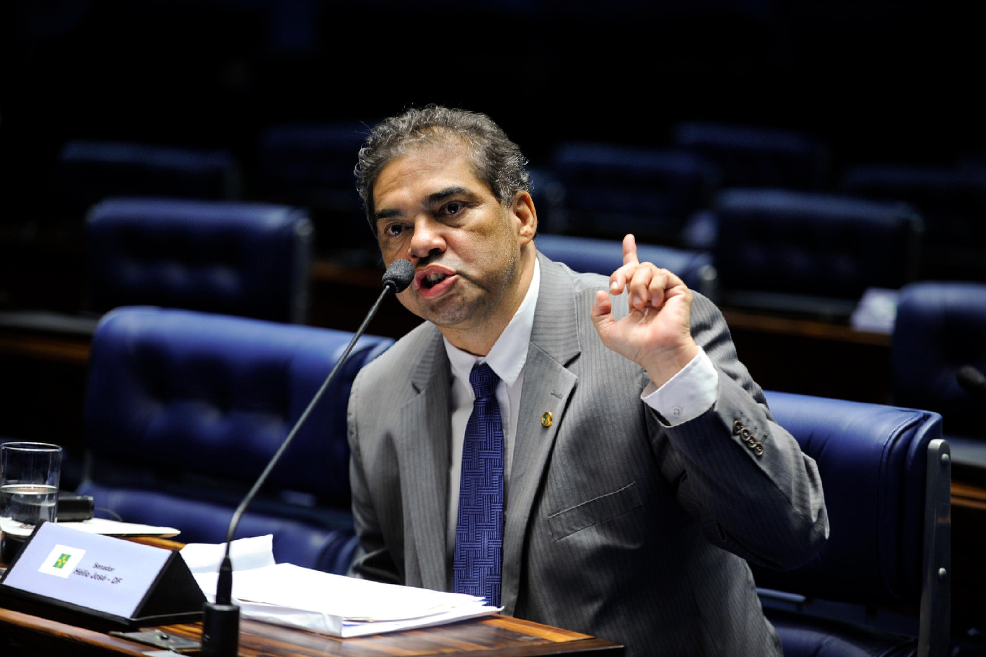 Senador H&eacute;lio Jos&eacute; afirmou que dados utilizados pelo governo no Congresso apresenta "falhas graves"