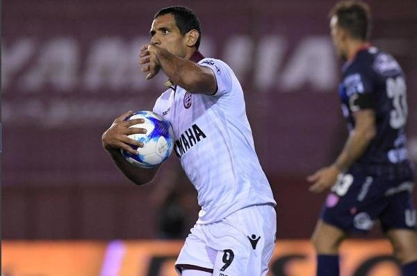 Lan&uacute;s venceu todos os jogos que disputou desde parada na Libertadores