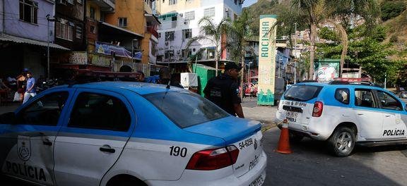 Carro de turismo teria furado um bloqueio policial 