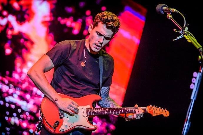 Cantor e compositor sobe ao palco do Anfiteatro Beira-Rio a partir das 21h