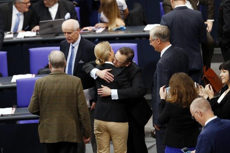 Nacionalistas pretendem dificultar a vida da chanceler Angela Merkel sobre quest&otilde;es como a imigra&ccedil;&atilde;o e o euro