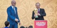 Putin se encontrou com presidente da Fifa no estádio Luzhniki de Moscou