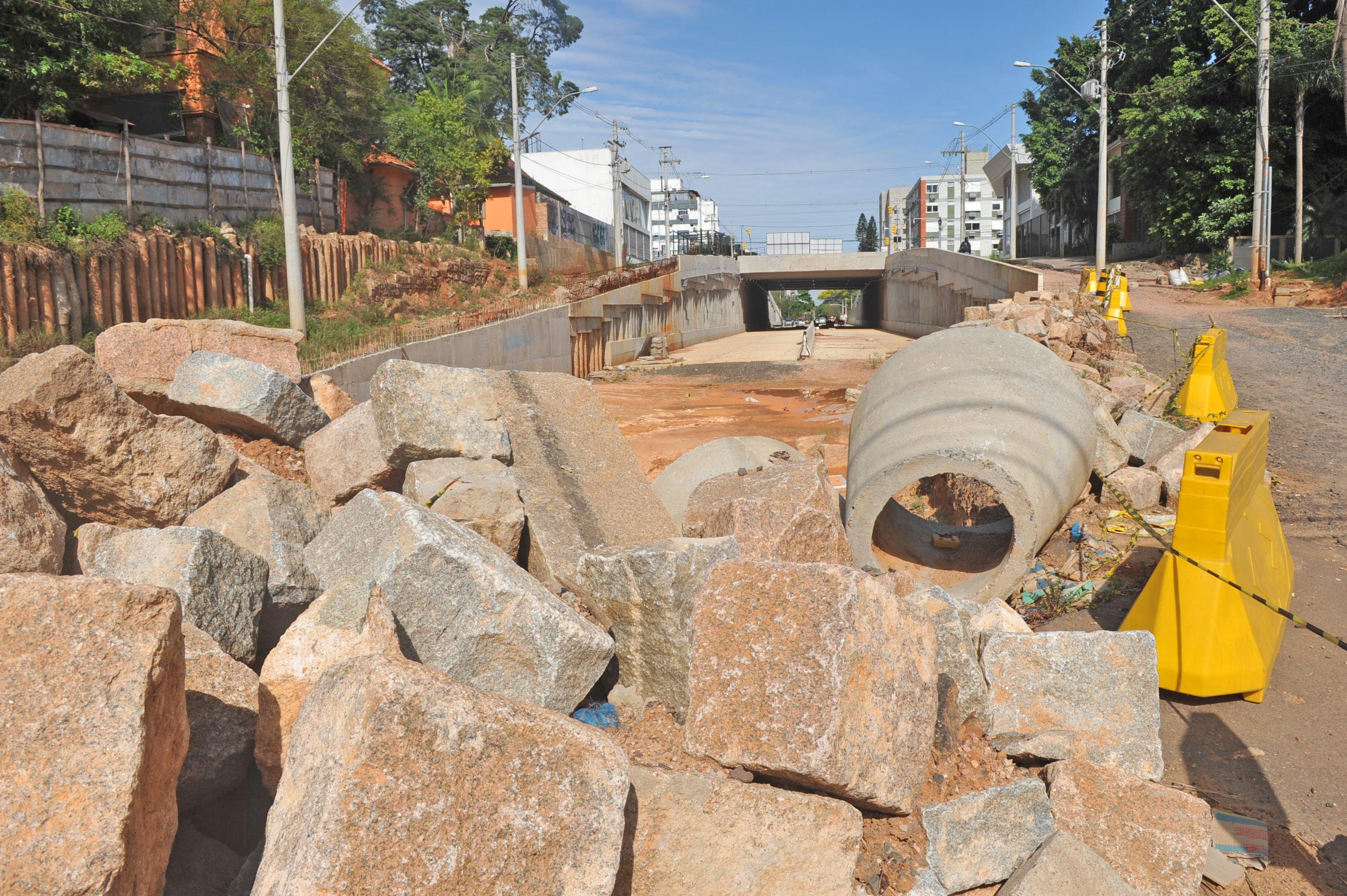 	Trincheira da Crist&oacute;v&atilde;o Colombo ainda n&atilde;o foi finalizada