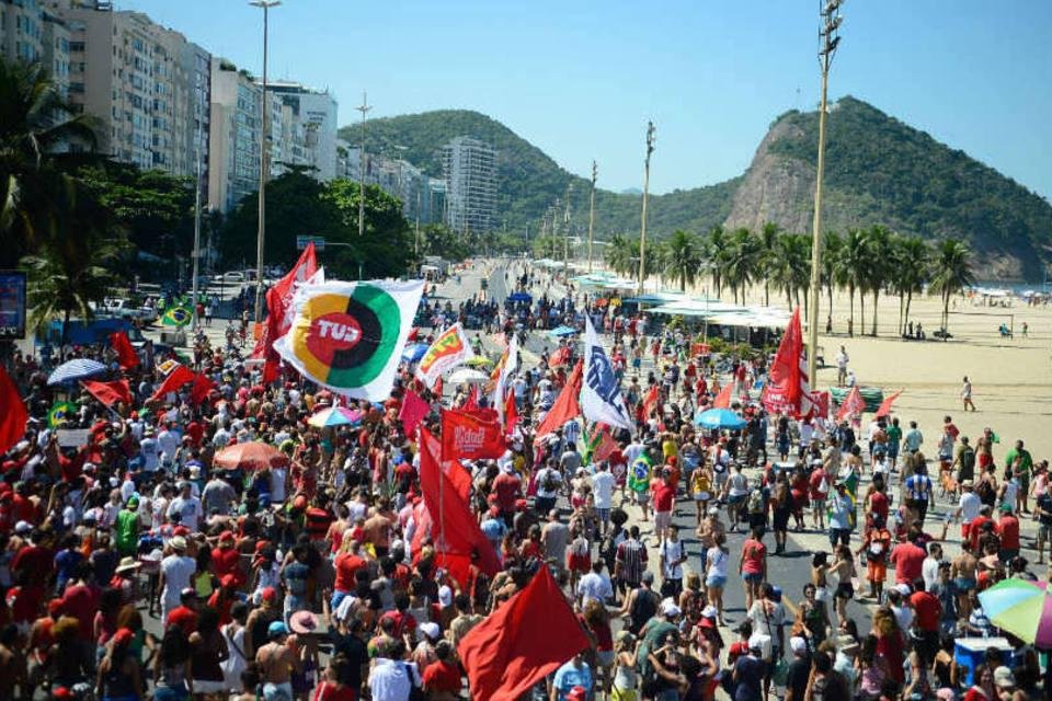 Ju&iacute;zes participaram de manifesta&ccedil;&atilde;o com carro de som no Rio