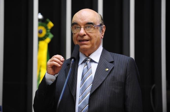 Bonif&aacute;cio de Andrada afirmou ainda que den&uacute;ncia &eacute; "mentirosa, vazia, falsa" e fere a credibilidade do Minist&eacute;rio P&uacute;blico Federal