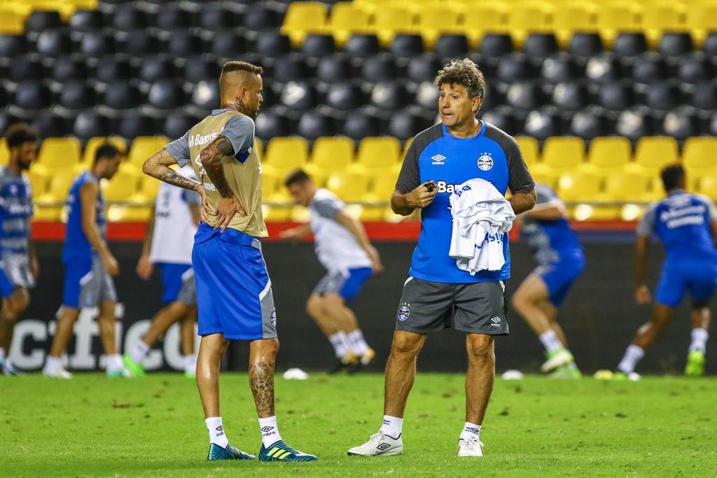 Luan &eacute; a esperan&ccedil;a de bom futebol do meio de campo do Gr&ecirc;mio em Guayaquil