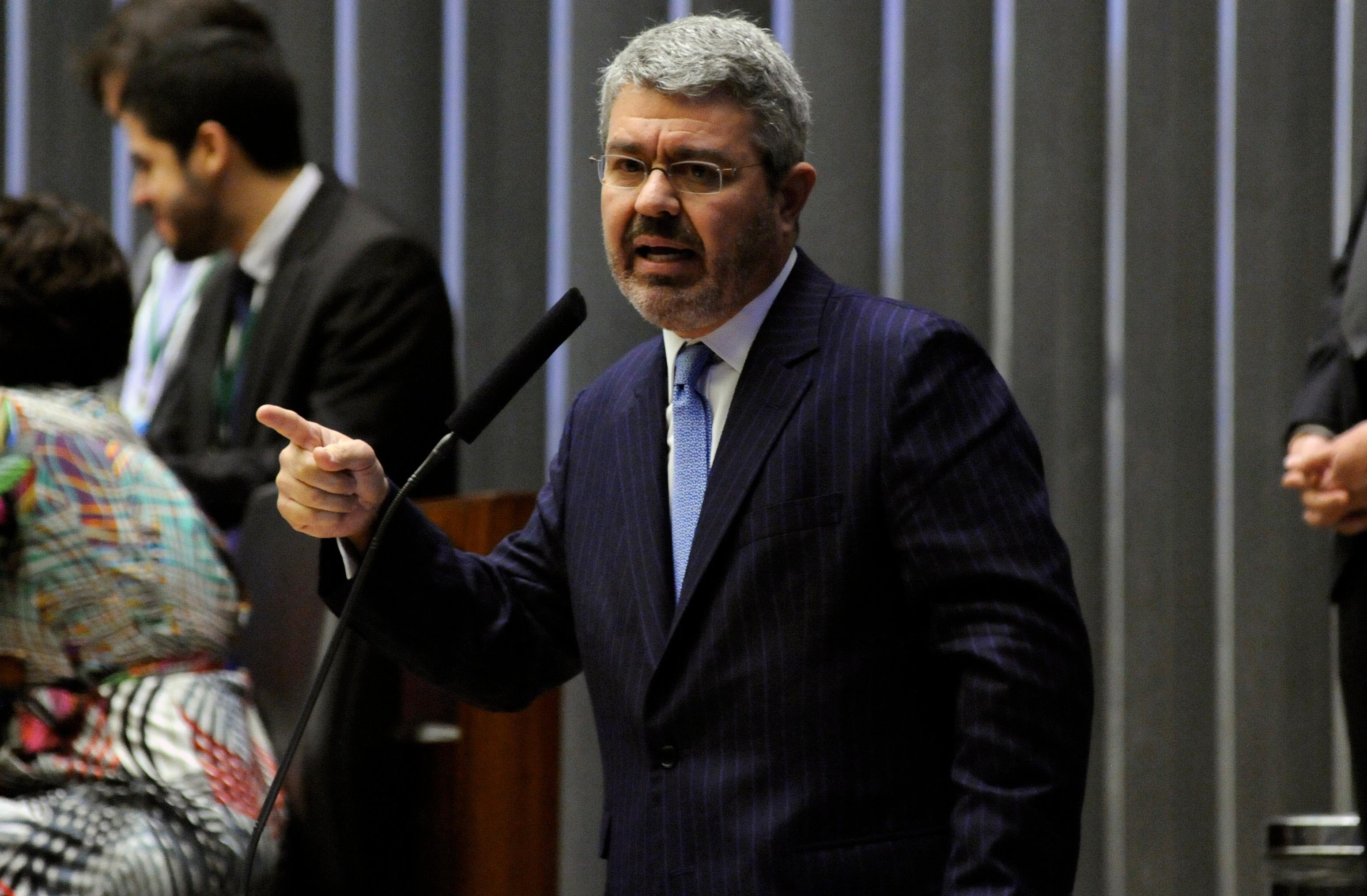 Eduardo Carnel&oacute;s tamb&eacute;m rebateu argumento de que den&uacute;ncia &eacute; passo pr&eacute;vio para investiga&ccedil;&atilde;o