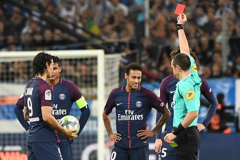 T&eacute;cnico do PSG afirma que Neymar precisa aprender com expuls&atilde;o no cl&aacute;ssico