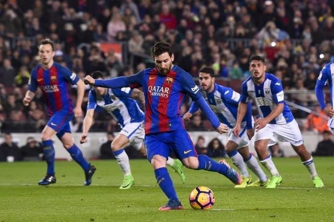 Federa&ccedil;&atilde;o Espanhola deve adotar &aacute;rbitro de v&iacute;deo na pr&oacute;xima temporada