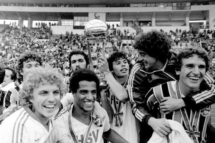 Fifa reconhece Gr&ecirc;mio, Flamengo e Santos como campe&otilde;es mundiais 