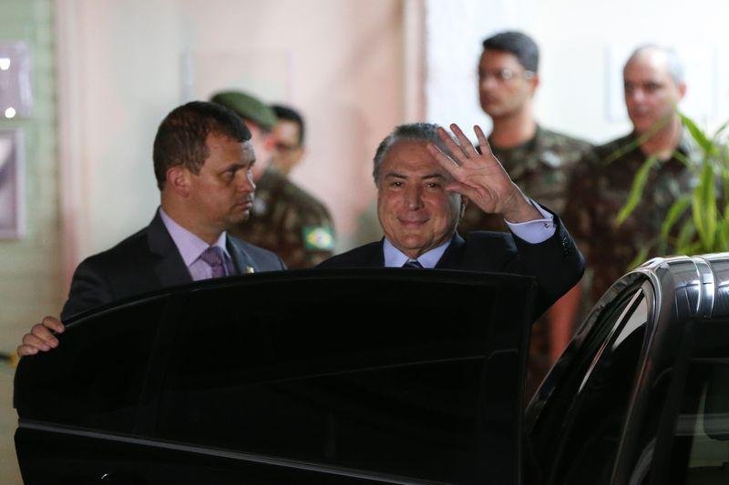 Den&uacute;ncia contra presidente foi rejeitada por 251 votos contra 233