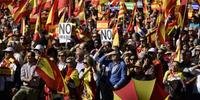 Milhares se manifestam em Madri contra separação da Catalunha
