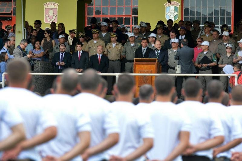 Concursos de Bombeiros e da BM oferecem 4,5 mil vagas