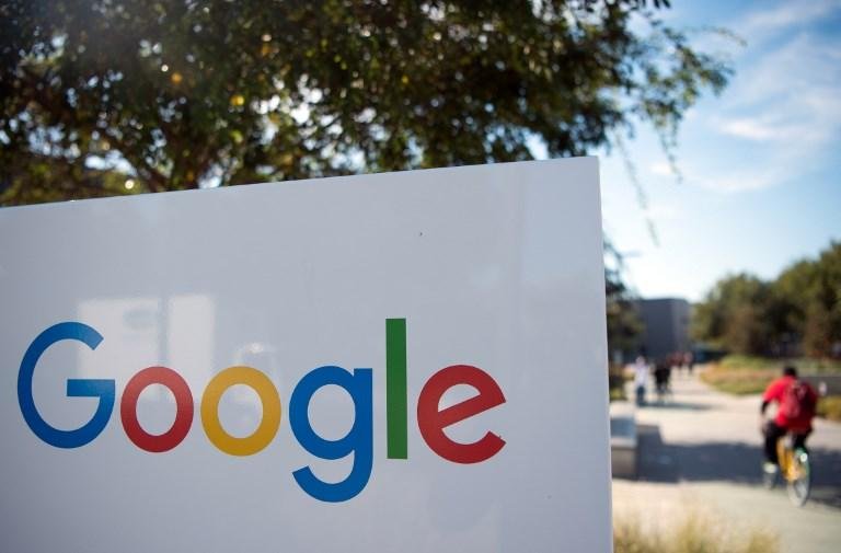Google admitiu na segunda-feira pela primeira vez ter encontrado conte&uacute;dos de campanha