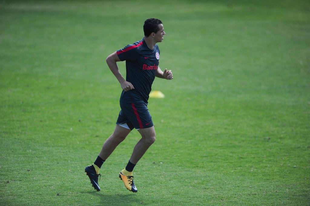 Leandro Dami&atilde;o trabalhou com os titulares e ser&aacute; reavaliado na quarta-feira