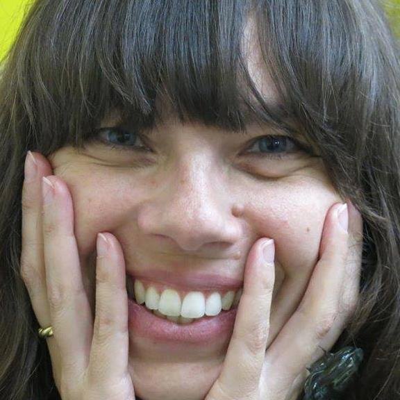 Obra re&uacute;ne um conto, uma pe&ccedil;a teatral curta e um poema