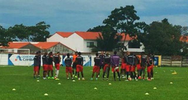Barcelona treinou no CT do Blooming