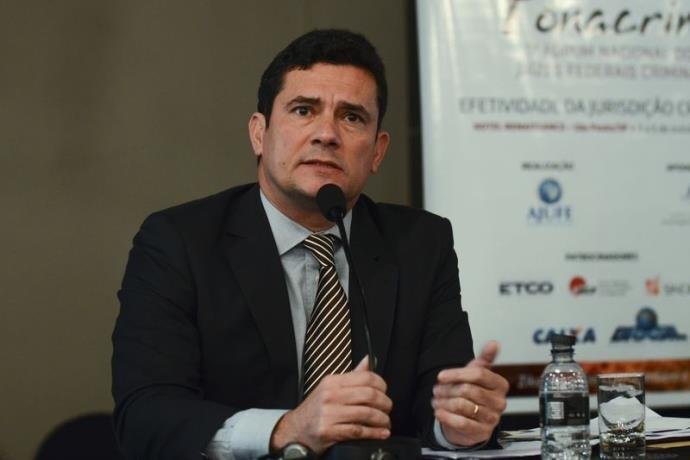 Moro condena ex-gerente da Petrobras em 11 anos e 10 meses de pris&atilde;o