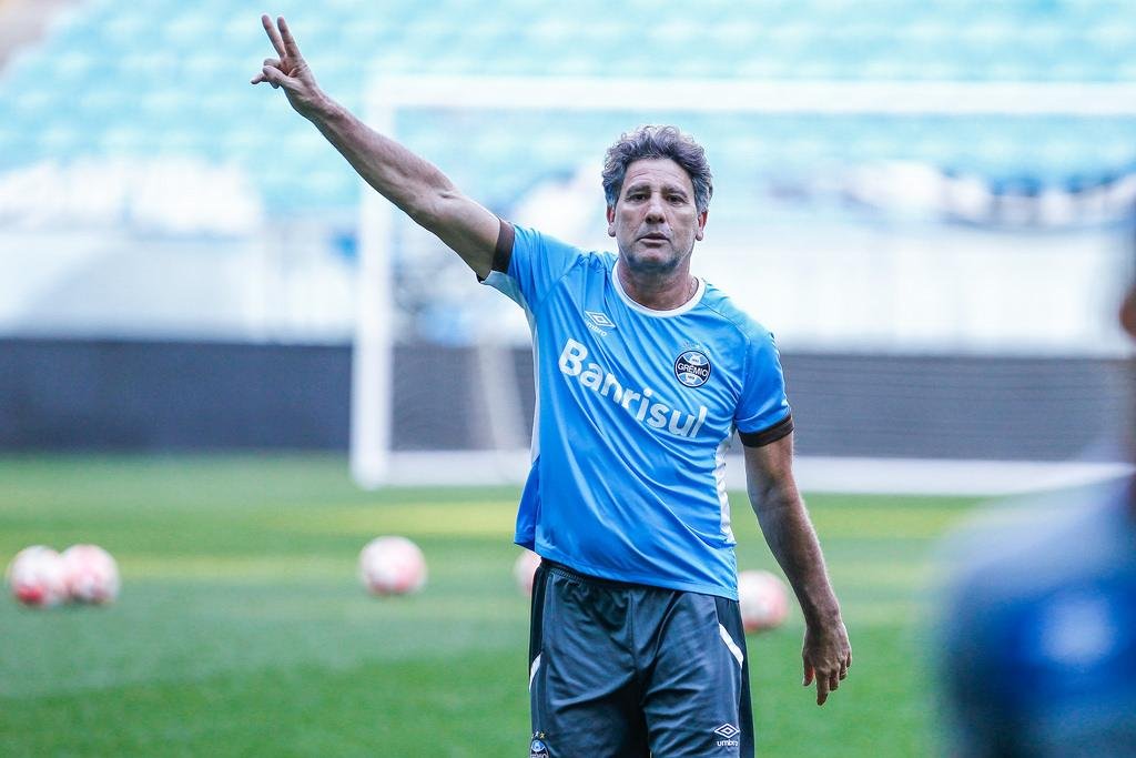 Renato manteve d&uacute;vida no meio-campo do Gr&ecirc;mio