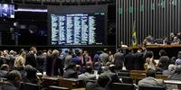 Câmara aprova texto base da MP que muda regras do Fies