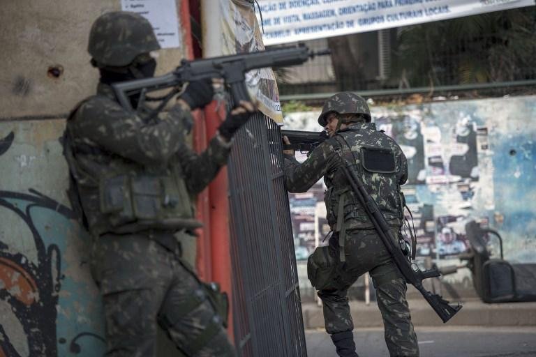 Viol&ecirc;ncia leva Justi&ccedil;a do Rio a liberar tipo sangu&iacute;neo no uniforme de alunos