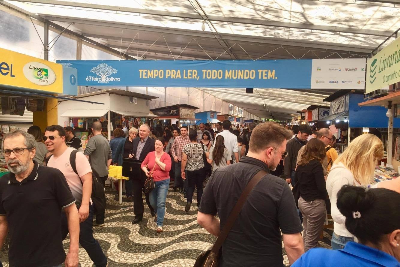 Evento come&ccedil;ou nesta quarta, enquanto alguns expositores ainda faziam os ajustes finais nas bancas