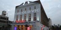 Acusações foram feitas por ex-funcionários do teatro The Old Vic