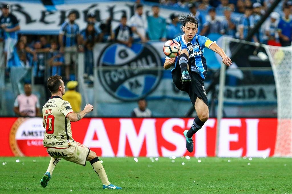 Geromel sonha em levantar ta&ccedil;a da Libertadores