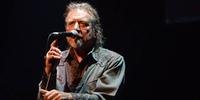 Robert Plant diz que detesta sua voz em algumas músicas do Led Zeppelin