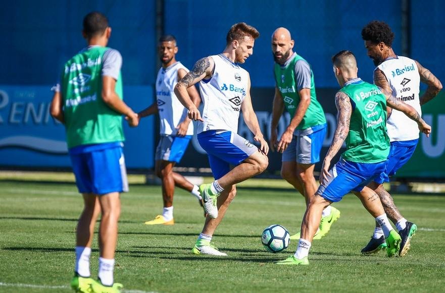 Gr&ecirc;mio deve ter time misto contra Flamengo 