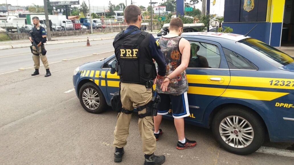 Jovem &eacute; preso em flagrante suspeita de tr&aacute;fico de drogas em Caxias do Sul 