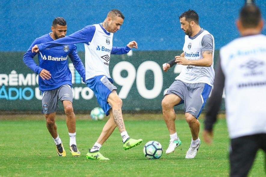 Trio de titulares desfalca Gr&ecirc;mio contra Flamengo 
