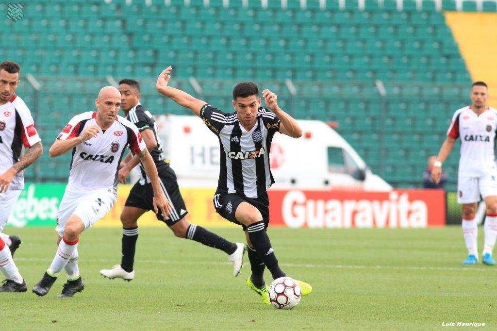 Time catarinense venceu por 2 a 0