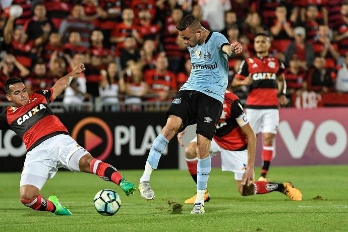 As duas equipes que lutam pelo G-4 do Brasileir&atilde;o se enfrentam a partir das 17h