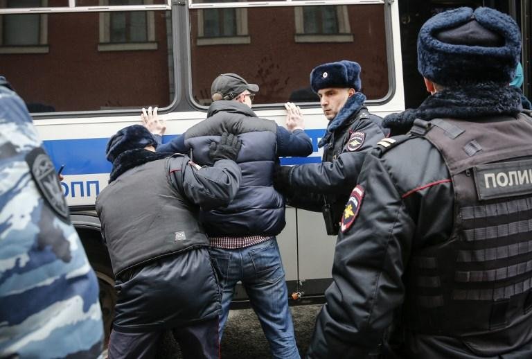 Mais de 260 pessoas s&atilde;o detidas em manifesta&ccedil;&atilde;o contra Putin em Moscou