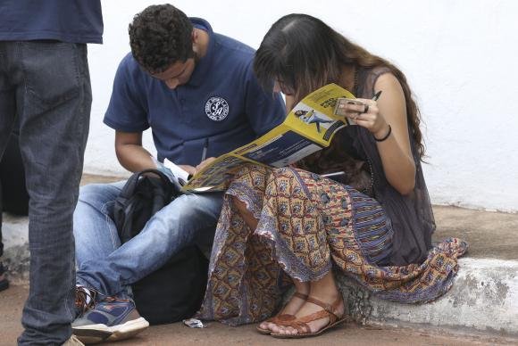 Professores avaliam que tema da prova deste ano "&eacute; impactante" e com relev&acirc;ncia social