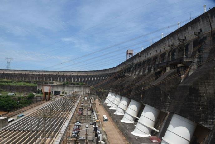 Quatro usinas ser&atilde;o postas &agrave; venda