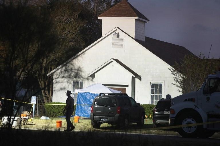 EUA em luto por tiroteio no Texas, mas Trump pede que n&atilde;o culpem armas