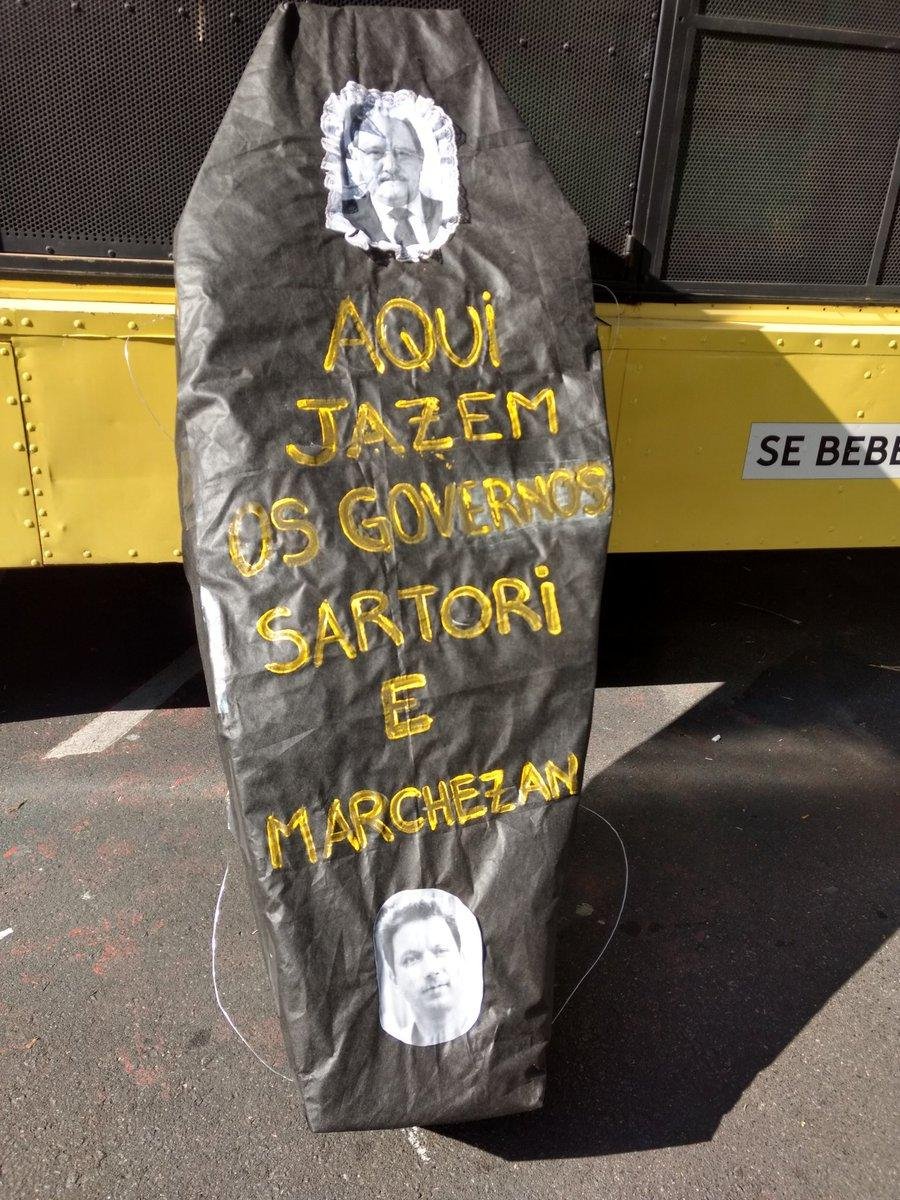 Servidores pediram o fim dos governos de Marchezan e Sartori