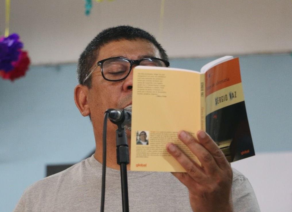 Poeta mineiro far&aacute; homenagem a Oliveira Silveira