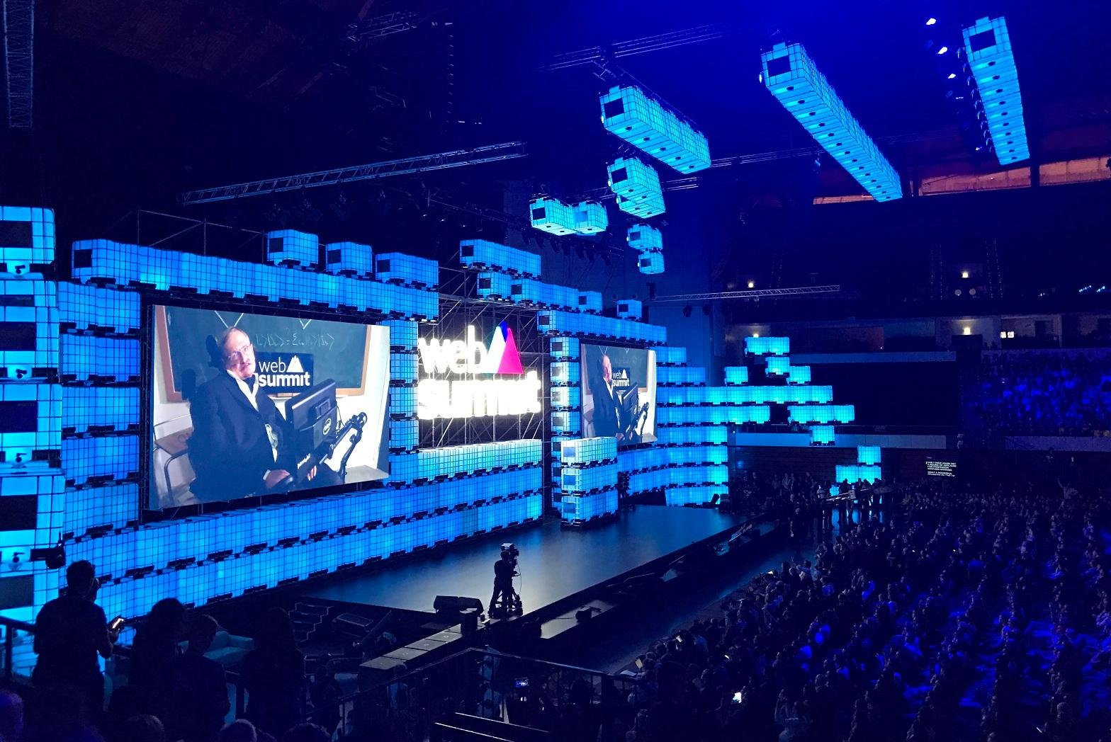 Abertura de evento de tecnologia em Lisboa teve misto de otimismo e pessimismo, num recado de Stephen Hawkings