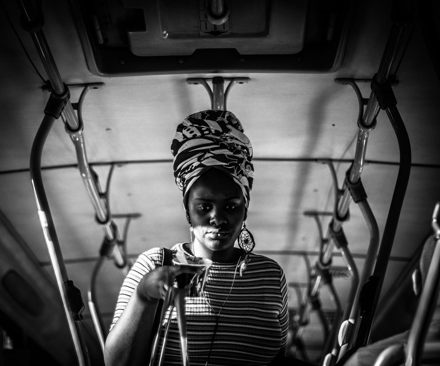 Mostra fotogr&aacute;fica sobre cotidiano dentro dos coletivos