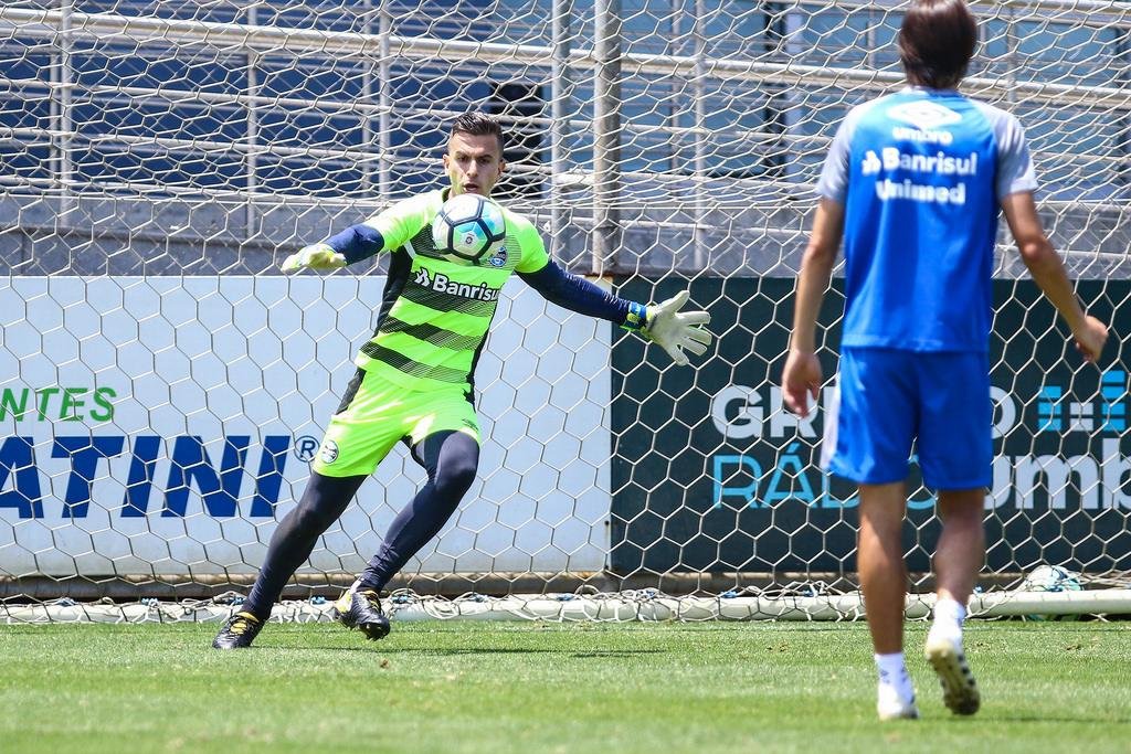 Grohe deve atuar na quarta-feira, j&aacute; que Paulo Victor foi o titular no domingo