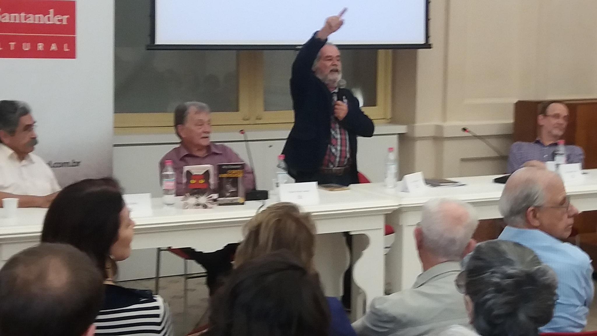 Alcy Cheuiche escreveu O Gato e a Revolu&ccedil;&atilde;o, em 1967, e o relan&ccedil;ou nesta ter&ccedil;a na Feira do Livro